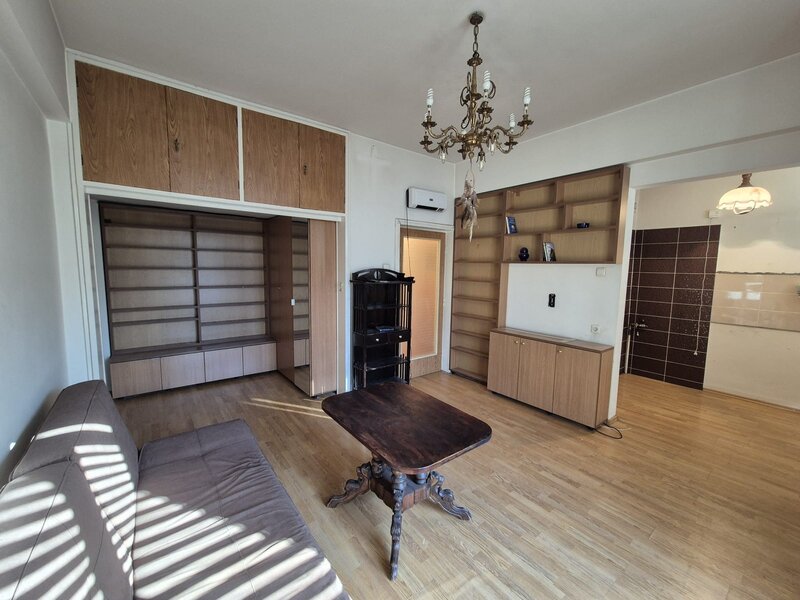 Universitate, Campineanu