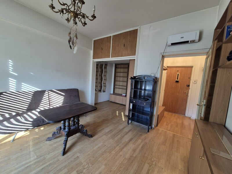 Universitate, Campineanu