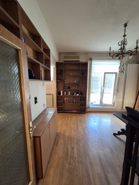 Universitate, Campineanu