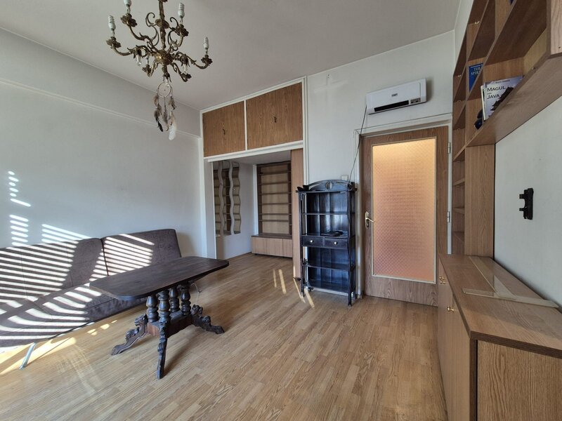 Universitate, Campineanu