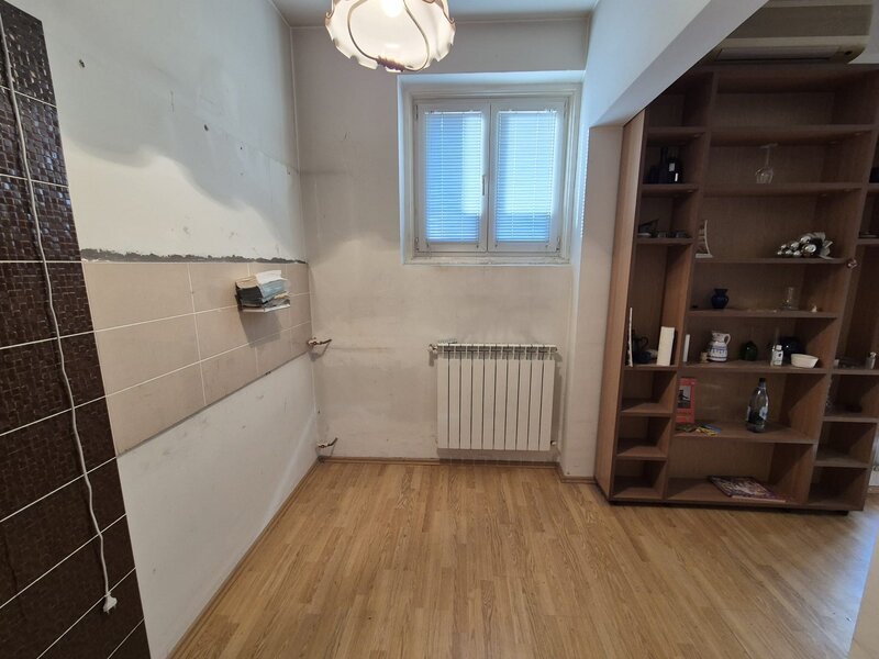 Universitate, Campineanu